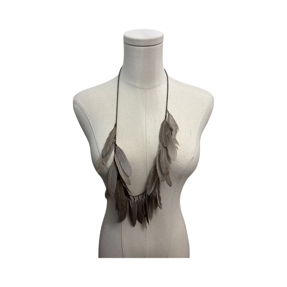 Elegant Feather Necklace in Gray